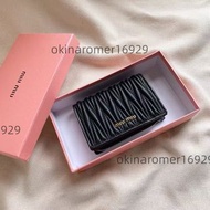 miumiu 短款錢包