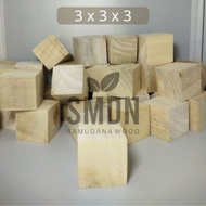 White teak wood cube measuring 3x3x3 cm