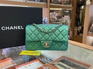 （法國代購）CHANEL MINI COCO 20cm 香奈兒綠色幻彩炫彩牛皮淡金鍊迷你經典款肩背包斜背包 A69900