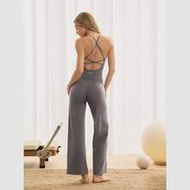 31" FeatherFit™ One And Done Peekaboo Crossback Jumpsuit พร้อมการควบคุมหน้าท้อง 3.0 & ถ้วยที่ถอดออกไ