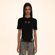 เสื้อยืดแขนสั้นผูกโบว์ลายผีเสื้อ DNT เสื้อยืดผู้หญิงทรงเข้ารูป ทรงเข้ารูป แขนสั้น คอตตอนผสมโพลีเอสเต