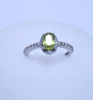 傳統橄欖石戒指