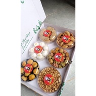 PACKAGE CONTENTS 6 ANNA BRILLIANT BAKERY CAKES