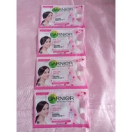 GARNIER LIGHT COMPLETE KRIM & SAKURA SIANG/MALAM SASET 7ml