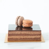 [Annabella] Crunchy Hazelnut Chocolate Cake (Petite) + Free 2 pcs Macarons | Free Birthday Pack