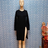 2-hand slit black ao dai