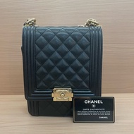 NO:D37 CHANEL/香奈儿 leboy黑金 小號 2019年，28開 鱼子酱牛皮竖款链条单肩斜挎包  有塵袋 有卡 無盒子 尺寸底長16*高20*