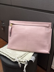 LOEWE T Pouch Clutch Bag in Smooth Calfskin Leather – Soft Pink