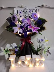 Fuzzy wire Flower bouquet