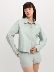 [Pomelo] เสื้อเชิ้ตแต่งกระเป๋าปักลาย / Embroidered Pocket Shirt