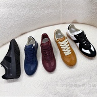 1H2D Couple Style Retro German Training Shoes Cowhide Stitching Polish Color Round Toe Flat All-Matc