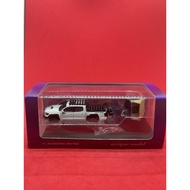 [Ready Stock] Unique UM 1: 64 Toyota Toyota Tacoma Tique UM White Tent/Luggage Version Alloy Car Mod