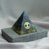 【綠幽靈、藍瑪瑙】奧根水晶能量金字塔Orgonite 6x6 cm
