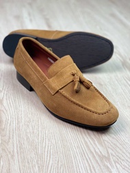 COSMOS SHOES รองเท้าหนังกลับแบบสวม Loafers รุ่น Kingston Tasseled