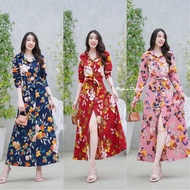 Maxi  dress ปกเชิ้ตแขนยาวลายดอกสวยๆ ติดกระดุมด้านหน้าเปิดได้ มีโบว์ผูกเอว กระโปรงทรงยาวบานกำลังสวย