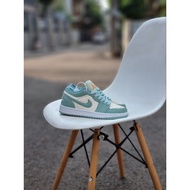 TERBARUU SNEAKERS • PRIA AIR JORDAN 1 LOW WHITE TOSCA PREMIUM
