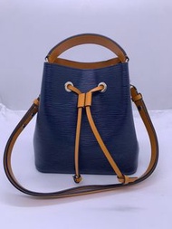 Louis Vuitton 二手LV NEONOE bb 藍色拼黃色 水波紋水桶，尺寸：20x13x20
