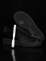 全新🌸Nike Air Force 1 '07 全黑 漆皮 舒適休閒板鞋