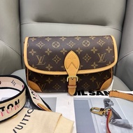 LV diane 法棍包黑色肩帶