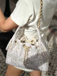 SOLD - Chanel 25 Hobo Bag 25A 限量季節款 25Bag Tweed White Glitter  香奈兒白色毛呢包手袋 Shoulder Bag  手工坊