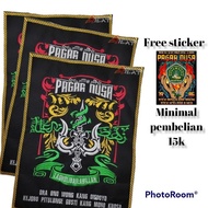 Nusa Fence Back Bet / Large Bet 30x40 / embroidered emblem