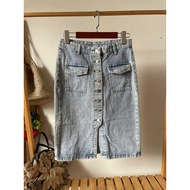(Liquidation of personal items) Low-waisted jeans skirt with box pockets