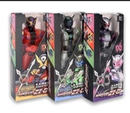 mainan anak figure kamen rider / kesatria baja hitam / masked rider