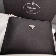 Prada 手拿包