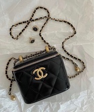 Chanel 25s 雙金珠 方盒 vanity case 化妝盒 黑色 調節扣 ～ Woc wallet on chain 長盒子 19cm 22cm lp 25p 飯盒包