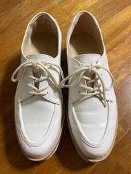 達芙妮白色羔鞋24.5