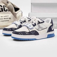 รองเท้าผ้าใบผู้ชาย ตาข่ายระบายอากาศ รองเท้าผู้ชาย รองเท้าสีขาว  Men's sneakers Breathable mesh top m