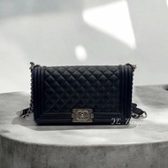 CHANEL黑色荔枝皮菱格紋銀釦Boy25cm A67086