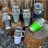 YETI RAMBLER 20oz TRAVEL MUG WITH STRONGHOLD LID