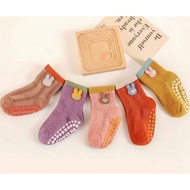 SET OF 5 PAIRS OF NEWBORN BABY SOCKS SS52