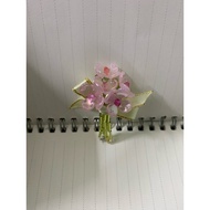 Flower bouquet keychain, handmade beaded flower bouquet keychain (size 1.5cm)