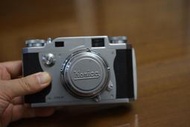 【售】超級美機經典 KONICA IIa 48mm f2.0 大光圈 附原廠金屬鏡頭蓋