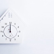 日本 yamato japan 手作木製童話房子樣式壁掛時鐘 三種顏色可選