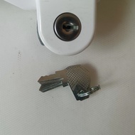 B. b.Freezer Freezer Freezer Universal Key Star Freezer Okema Freezer Cabinet Key Flat Lock Key Acce
