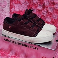 One Triple Nine / 1 999 754 Corduroy Scarlet Maroon Sneakers