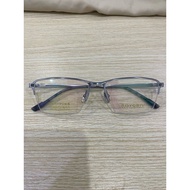 Pass for men's glasses with tag 52,800 Yen Nhat (~9 million VND)