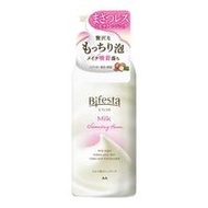 Mandom Bifesta 保濕牛奶泡沫潔面乳