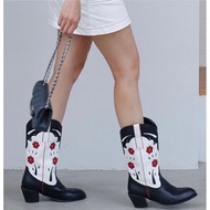 Shoes Cowboy Daisy Model Black Embroidered With Flowers