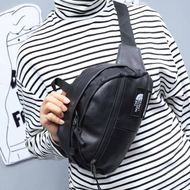 กระเป๋าสะพาย / กระเป๋าถือ ซูพรีม x The North Face Roo II Lumber pack คอลเลคชั่นเท่ๆ วัสดุหนังpu เรีย