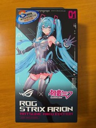 ROG Strix Arion 初音未來特別版 SSD 外接盒