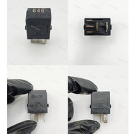 100% GENUINE VOLKSWAGEN AUDI 646 RELAY 4H0951253 / 4RD965453-08 HELLA RELAY 5PIN 12V