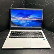 Samsung Notebook Plus 15.6吋輕薄文書筆電/Intel Pentium 6405U 2.4ghz/8GB  DDR4 Ram/256GB SSD//windows 11/15.