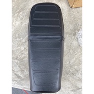 Yamaha Yb100- Seat Assy-Iron