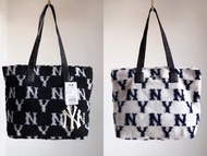 🇰🇷韓國MLB NY秋冬天毛毛絨毛 TOTE BAG 秋冬天又點少得毛毛袋🥰一個$898，買第二個$850🤫