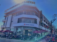 芳亭飯店及咖啡廳 (Phương Trinh Hotel &amp; Coffee)