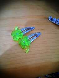 既低調又可愛］幸運草 髮夾 一對 a pair of hair clips